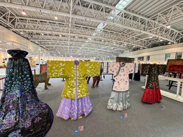 J9九游会体育数千位工艺好意思术巨匠佩戴广博致密作品如约而至-ag九游j9,AG九游会官方登录网址